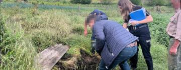 Наніс множинні поранення ножем і сокирою: в поліції повідомили подробиці жорстокого вбивства інваліда на Одещині (відео)